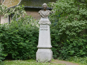アストリッドの銅像