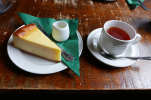 チーズケーキと紅茶