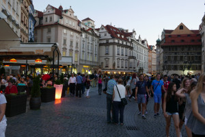 夜の旧市街広場