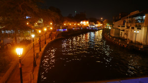夜のマラッカ川