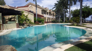 Vistamar Beach Resort Pool1